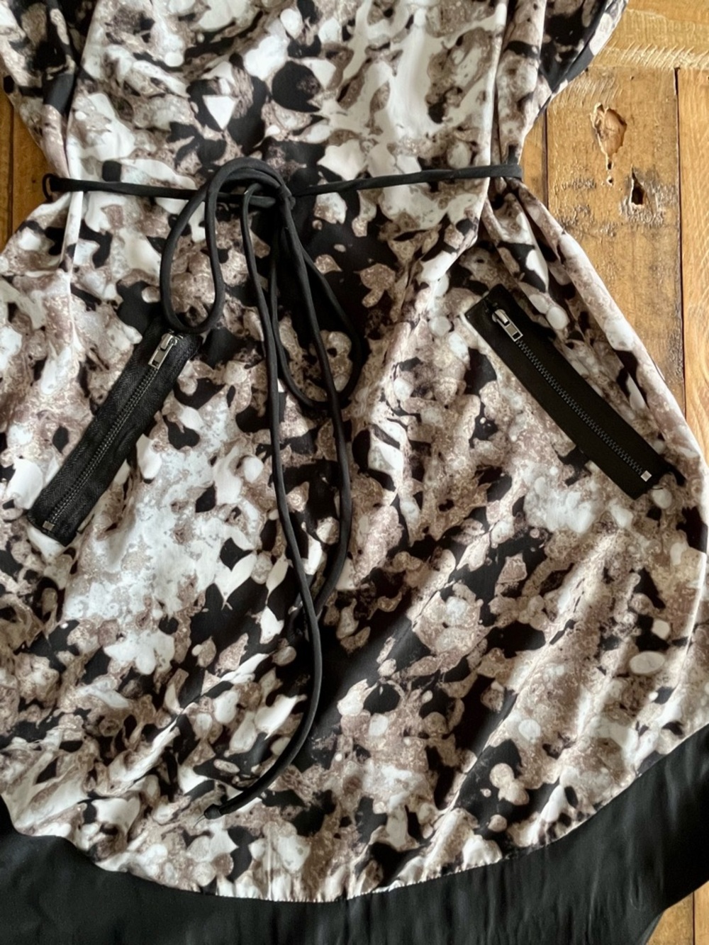 Mossimo Mod/Retro Black, Taupe and White Abstract Print Mini Dress US M - Picture 8 of 15